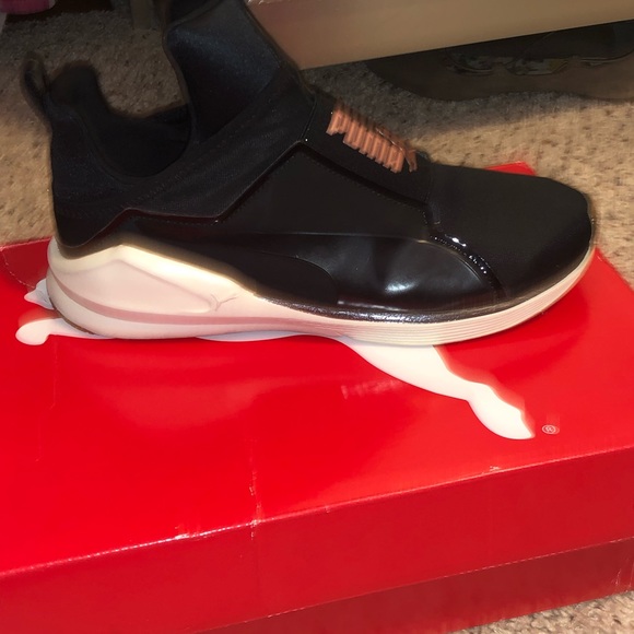 Puma shoes - Picture 2 of 3